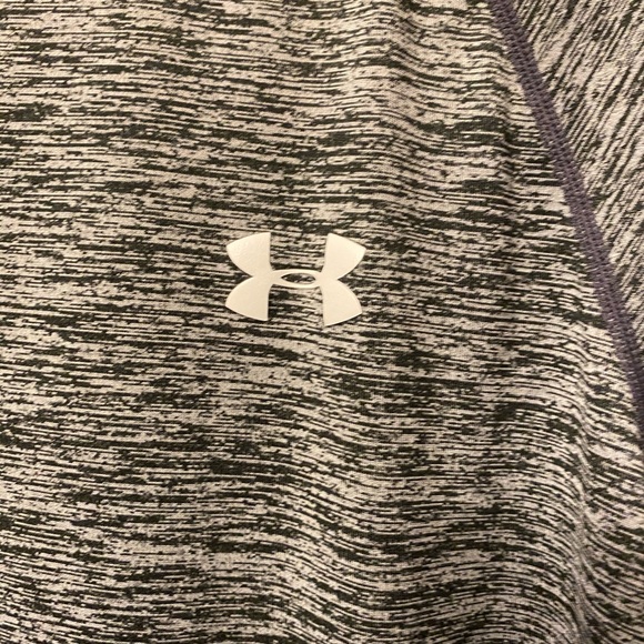 Under Armour-‎ Polyester Heather Grey Shirt-Medium - Picture 3 of 5
